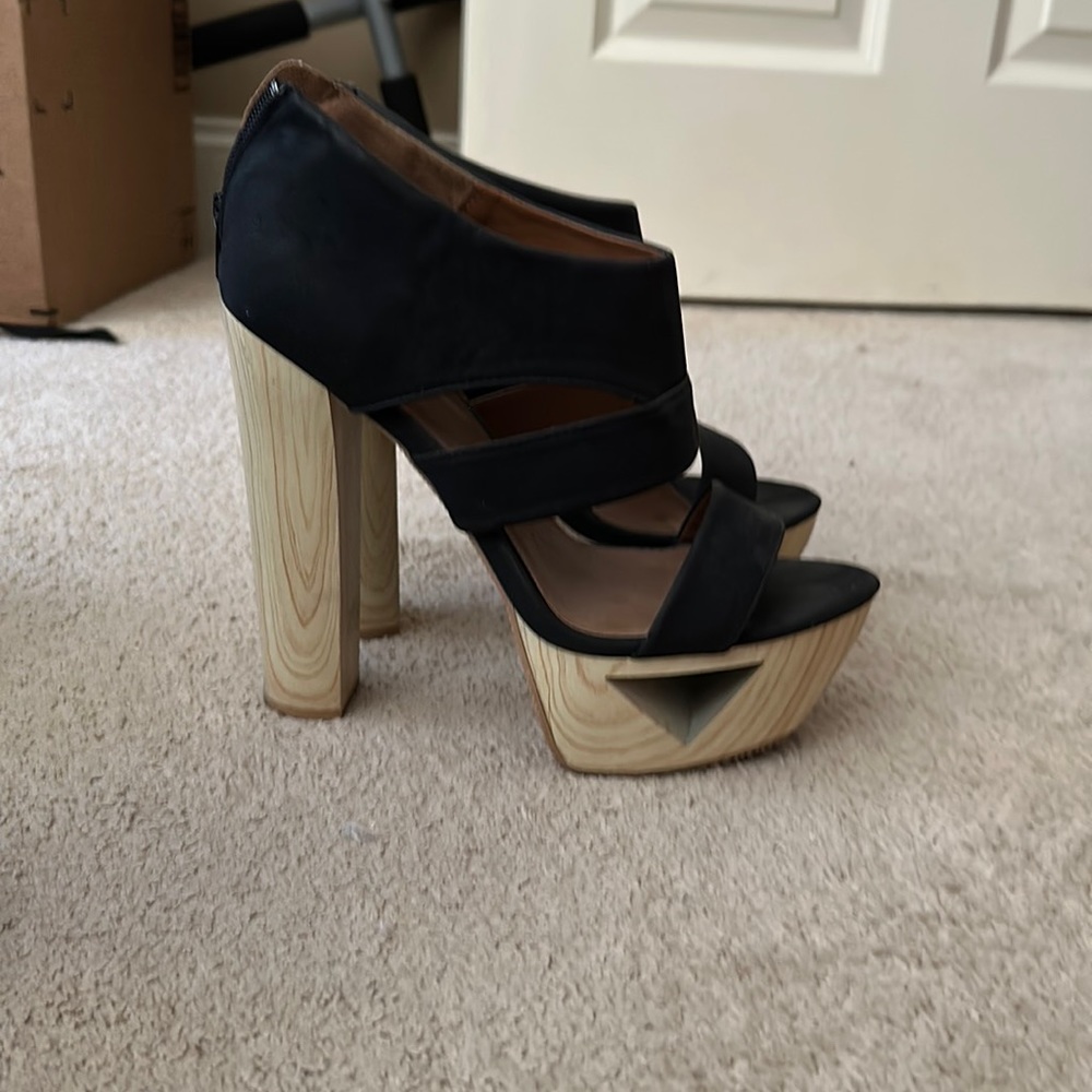 Platform sandals
